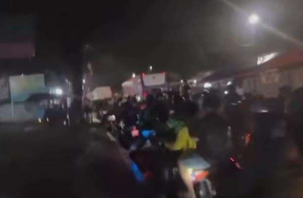 Macet Horor di Ciledug, Lalin Lumpuh hingga Penumpang Transjakarta Turun di Tengah Jalan