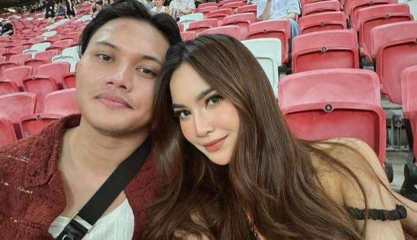 Cara Jitu Mahalini Bangunkan Rizky Febian Cara Jitu Mahalini Bangunkan Rizky Febian 