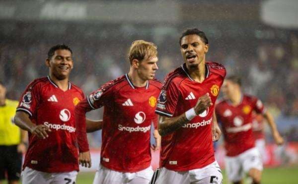 Manchester United Gagal Total di Bursa Jual Pemain, Strategi Transfer Kacau Balau!