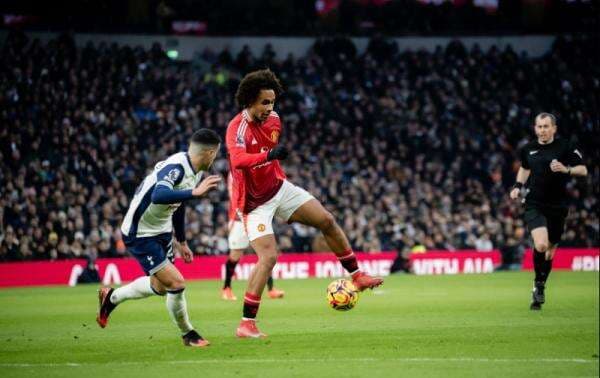 Hasil Lengkap Liga Inggris Semalam: Man United Ditaklukkan Tottenham, Liverpool Menang