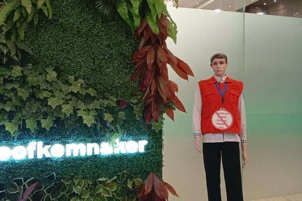 Ironi Wamenaker Noel Kena OTT KPK, padahal Kantornya Pajang Maneken Berompi Oranye