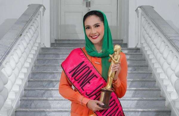 Maudy Koesnaedi Reka Ulang Momen Jadi None Jakarta 1993