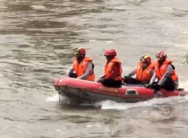 Tragis! Hanyut Sejauh 1,5 Km, Bocah Tewas Tenggelam di Ciliwung