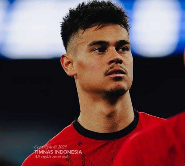 Mees Hilgers Absen Latihan Perdana FC Twente Jelang Musim 2025-2026, Resmi Hengkang?