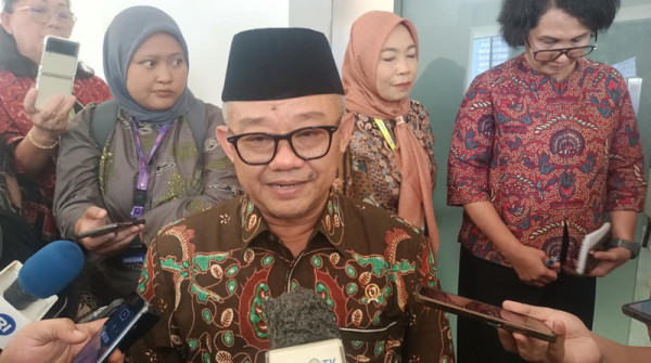 Dedi Mulyadi Larang Wisuda Sekolah, Mendikdasmen: Masak Sih Tidak Boleh