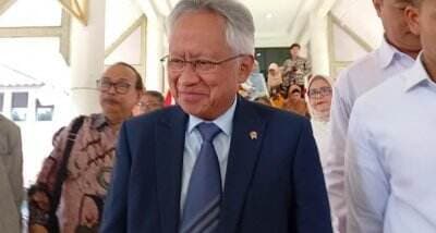 Mendikti Saintek: Tak Ada Pemotongan Anggaran Beasiswa dan KIP Kuliah, UKT Tak Naik Mendikti Saintek: Tak Ada Pemotongan Anggaran Beasiswa dan KIP Kuliah, UKT Tak Naik