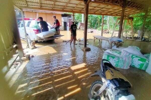 Menjelang Idulfitri, Sejumlah Desa di Kabupaten Sampang Terendam Banjir