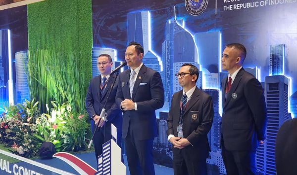 AHY Undang Pelaku Usaha Belanda untuk Investasi di Tanggul Raksasa RI