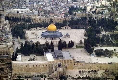 Meski Dibatasi Israel, 200.000 Jemaah Melaksanakan Salat Tarawih di Masjid Al-Aqsa