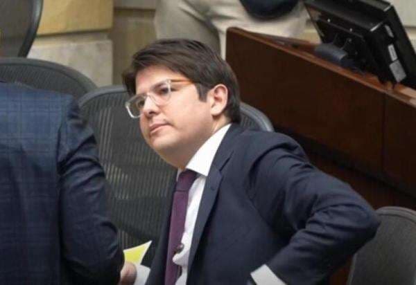 Profil Miguel Uribe, Capres Kolombia yang Ditembak Remaja 15 Tahun saat Kampanye