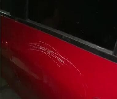 Viral Mobil Parkir Sembarangan Dibaret hingga Ban Dikempesi saat Ditinggal Pemiliknya Pipis