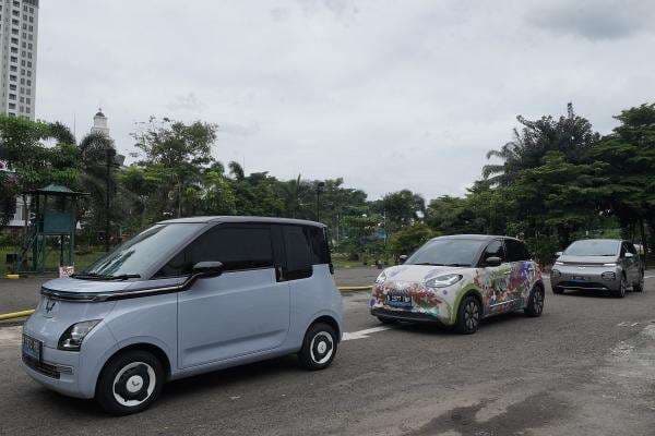 Perdana, Penjualan Mobil Listrik Kalahkan Hybrid