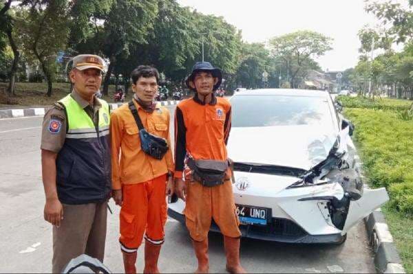 Mobil Listrik Tabrak 2 Anggota PPSU hingga Terluka di Jagakarsa Jaksel, Sopir Diamankan