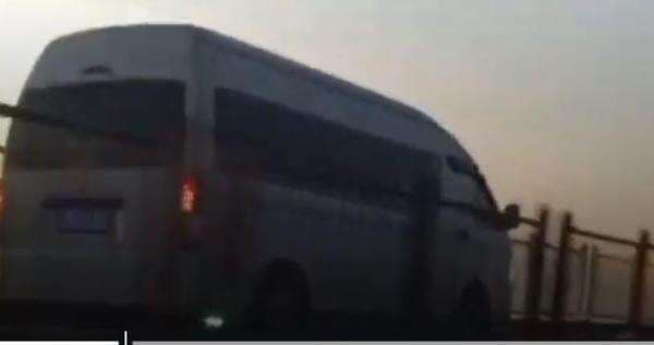 Viral 3 Mobil Nyasar ke Jalur Motor di Jembatan Suramadu Bangkalan