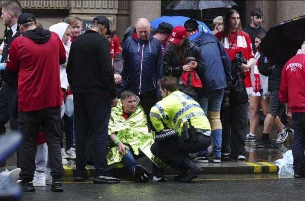 Mobil Seruduk Puluhan Fans Liverpool, Pelaku Diduga Pakai Narkoba