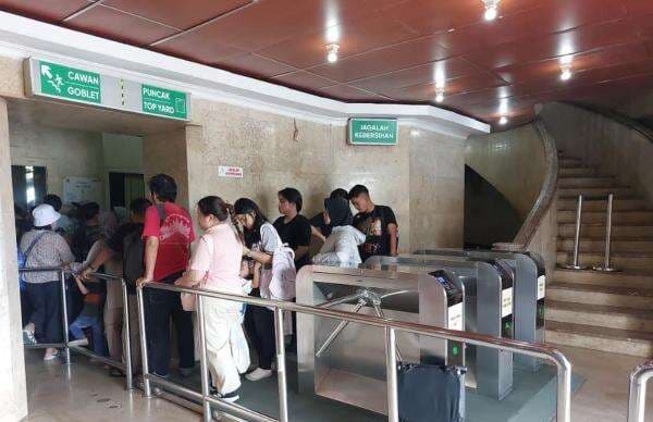 Pengunjung Keluhkan Antrean Tugu Monas, Pengelola Buka Suara