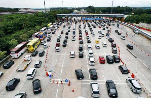 Puncak Arus Mudik Terlewati, 1,4 Juta Kendaraan Tinggalkan Jabodetabek via 4 GT Cikatama hingga Kalihurip Utama