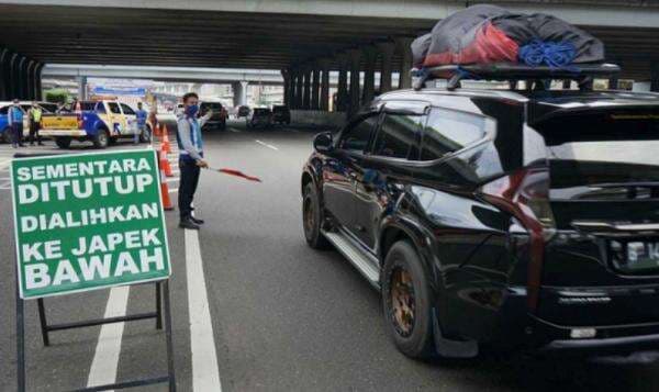 Macet Parah! Tol Layang MBZ Arah Cikampek Berlakukan Buka-TutupPagi Ini