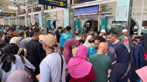 Ribuan Pemudik Kembali ke Jakarta dengan Kereta Api Hingga 11 April 2025