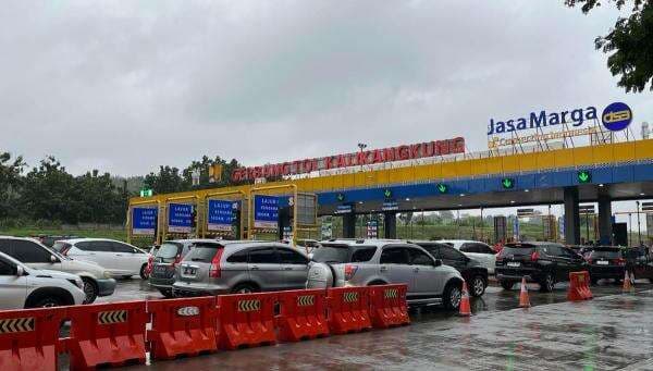 One Way, 26.188 Kendaraan Keluar GT Kalikangkung Siang Ini