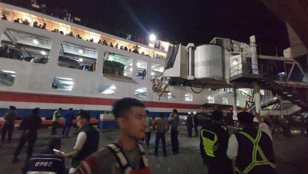 Kronologi Pemudik Suami-Istri Terjatuh ke Laut saat Naik Kapal di Pelabuhan Merak