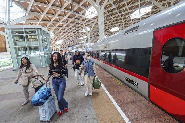 Penumpang Whoosh Cetak Rekor Baru, Angkut 25.316 Orang dalam Sehari