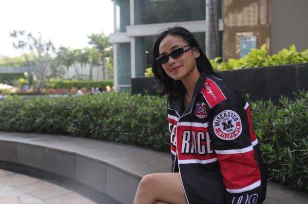 Profil Nadhya Dhina, Kontestan Indonesian Idol Season XIII yang Berjuang Wujudkan Mimpi Mendiang Ibunda dan Penggemar Rossa Profil Nadhya Dhina, Kontestan Indonesian Idol Season XIII yang Berjuang Wujudkan Mimpi Mendiang Ibunda dan Penggemar Rossa