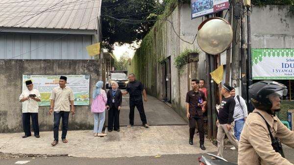 Tiba di Rumah Duka, Jenazah Ibrahim Sjarief Assegaf, Suami Najwa Shihab Disambut Haru Keluarga Tiba di Rumah Duka, Jenazah Ibrahim Sjarief Assegaf, Suami Najwa Shihab Disambut Haru Keluarga