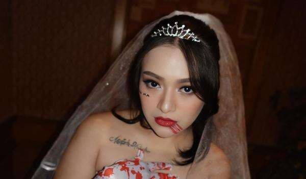 Potret Nathalie Holscher di Pesta Halloween, Menyeramkan Sekaligus Seksi