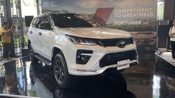 Dibekali Fitur Baru, Intip Spesifikasi New Toyota Fortuner