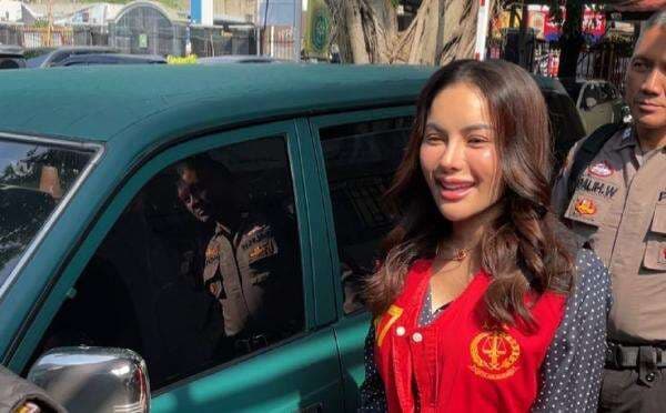 Nikita Mirzani Tampil On Point Jalani Sidang Lanjutan Kasus Pemerasan kepada Reza Gladyz