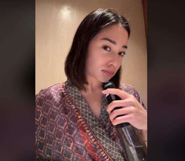 Perawatan Mulut ala Nikita Willy, Netizen Salfok ke Alat Pembersih Lidah