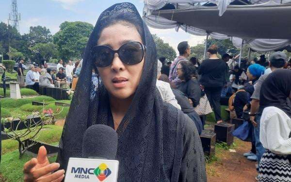 Olivia Zalianty akan Wujudkan Mimpi Ray Sahetapy untuk Garap Film Tuna Rungu