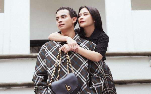 Gaya Unik Omara Esteghlal Foto Prilly Latuconsina: Dia Indah dari Segala Sisi