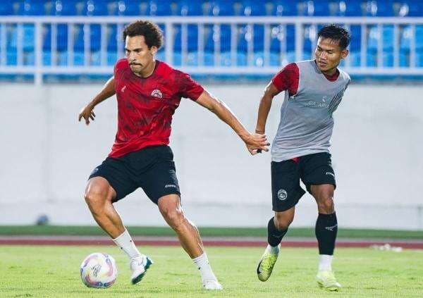 Nasib Miris Pablo Oliveira: Cedera Ligamen, Absen 6 Bulan, dan Gajinya Dipotong 50 Persen oleh Arema FC