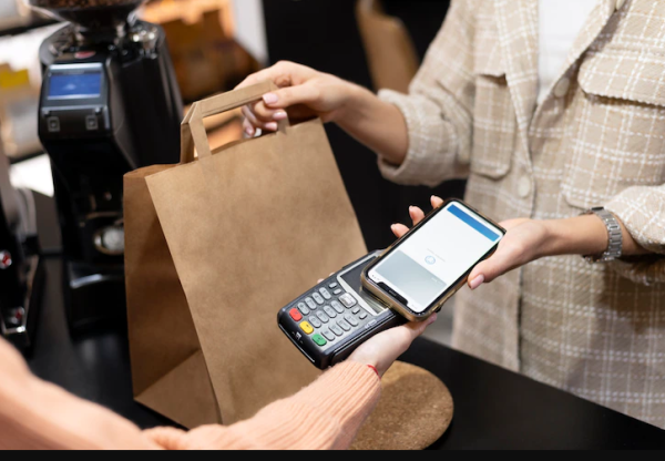 Aturan Pajak E-Commerce Terbit, Pedagang Shopee Cs Omzet Rp500 Juta ke Atas Dipajaki 0,5