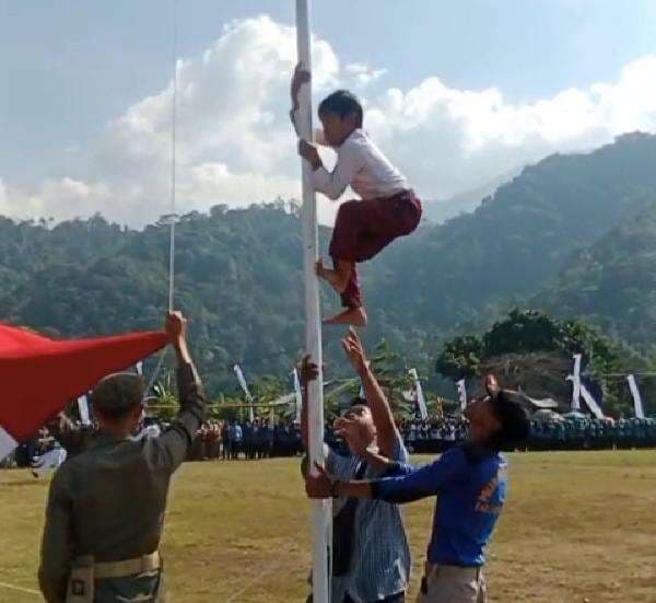 Kronologi Siswa SD di Lampung Panjat Tiang Bendera demi Kibarkan Merah Putih