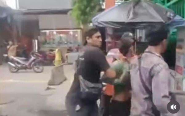 Viral, Tukang Parkir Getok Tarif Rp60 Ribu ke Pengunjung Tanah Abang