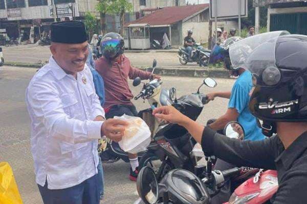 Semangat Berbagi di Bulan Suci, Ratusan Takjil Partai Perindo Bengkalis Ludes dalam Sekejap