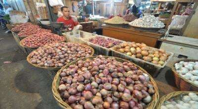 Update Harga Pangan Jelang Ramadhan, Minyak Goreng Rp17.500, Telur Rp27.500 dan Daging Rp130 Ribu/Kg