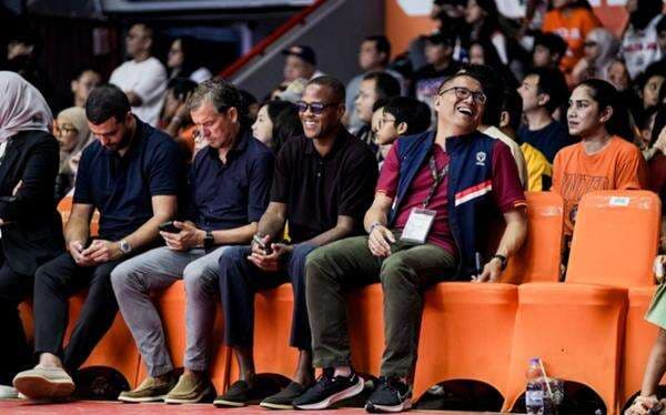 Patrick Kluivert Terkesan dengan Atmosfer Final IBL 2025: Rasanya Kayak di SUGBK! Patrick Kluivert Terkesan dengan Atmosfer Final IBL 2025: Rasanya Kayak di SUGBK!