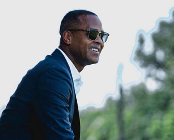 Patrick Kluivert Sapa Penggemar di SUGBK Sebelum Gempur Persiapan Timnas Indonesia