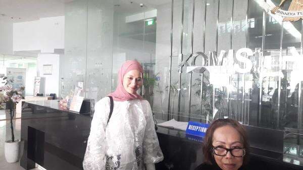 Paula Verhoeven Sambangi Komisi Yudisial Usai Resmi Cerai dari Baim Wong