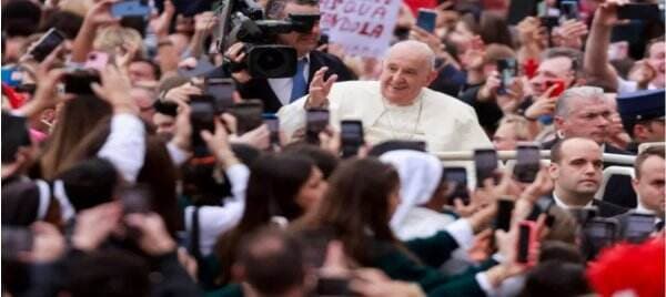 Paus Fransiskus Sampaikan Pesan Paskah, Serukan Gencatan Senjata di Gaza dan Ukraina