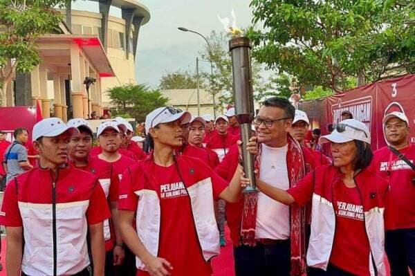 PDIP Lepas Pelari Pembawa Obor Api Perjuangan dari Grobogan Menuju Rakernas V di Jakarta