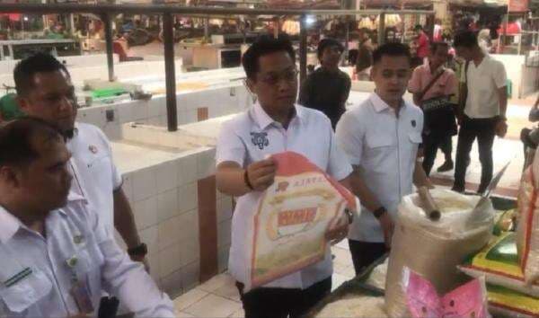 Satgas Pangan Bongkar Modus Curang Pedagang di Bekasi: Beras Curah Dikemas Ulang Jadi Premium