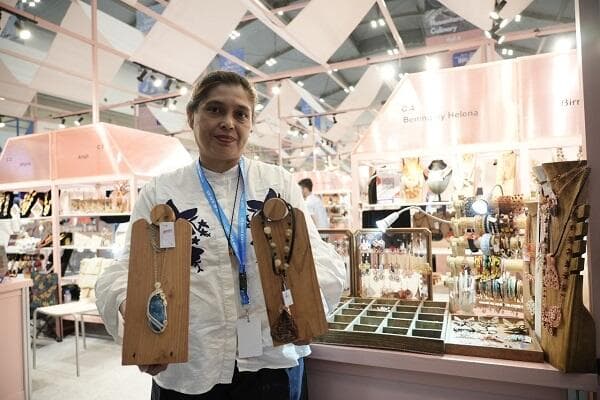 Dukungan BRI Antar Usaha Lokal Perhiasan Batu Alam ke Pasar Internasional