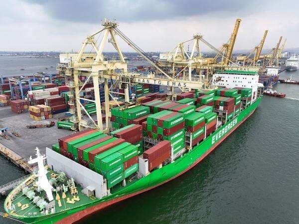 Pelindo Petikemas Giatkan Pengelolaan Sampah di Sekitar Pelabuhan