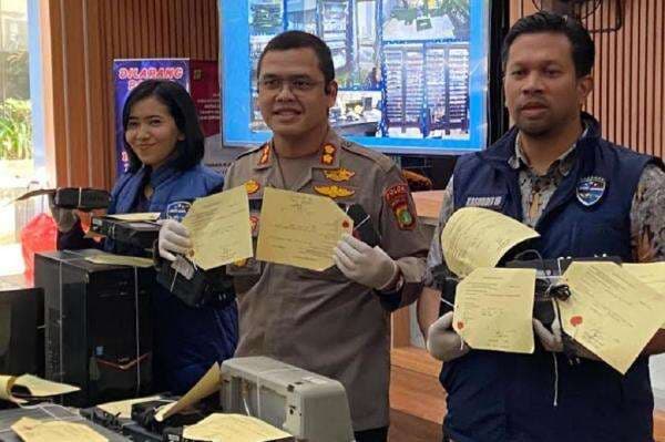 Bajak Siaran TV Berlangganan, 2 Pria di Sumenep Raup Untung Rp85 Juta Kini Dipenjara!