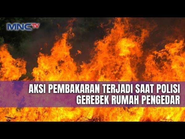 Massa Ngamuk Bakar Motor Polisi usai Penggerebekan Kasus Sabu di Medan